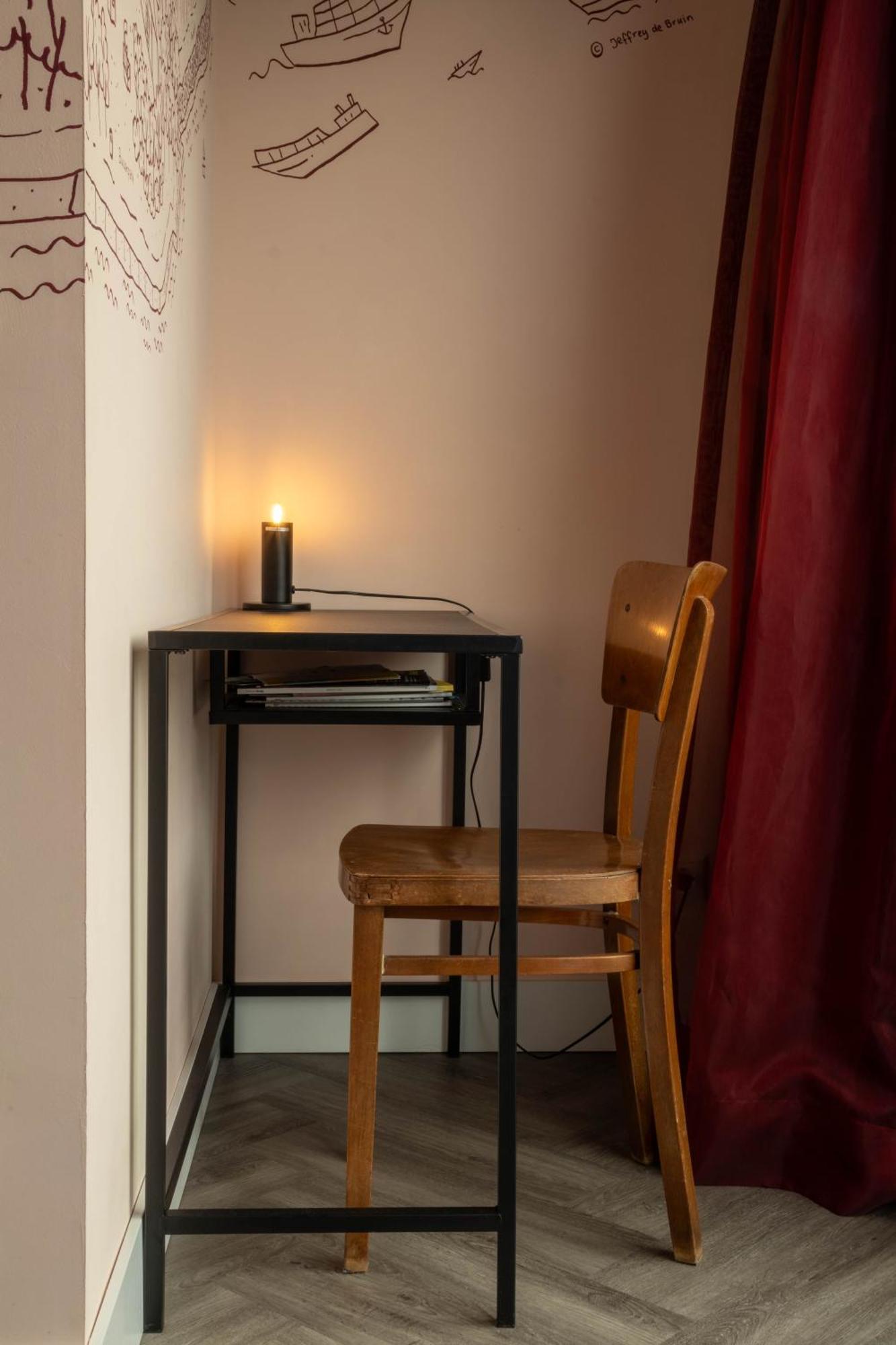 Bed, Bites & Business Hotel Роттердам Номер фото